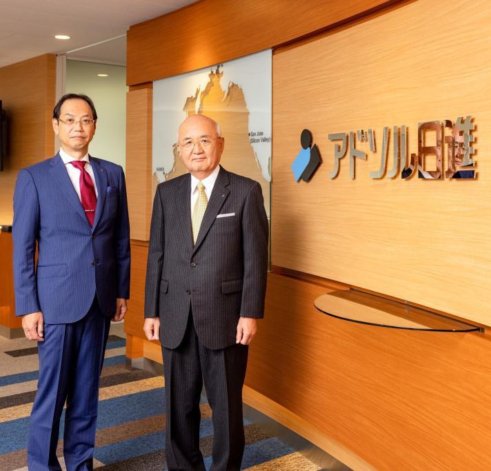 代表取締役会長 兼 CEO 上田富三 代表取締役社長 兼 COO 篠﨑俊明 代表取締役会長 兼 CEO 上田富三 代表取締役社長 兼 COO 篠﨑俊明